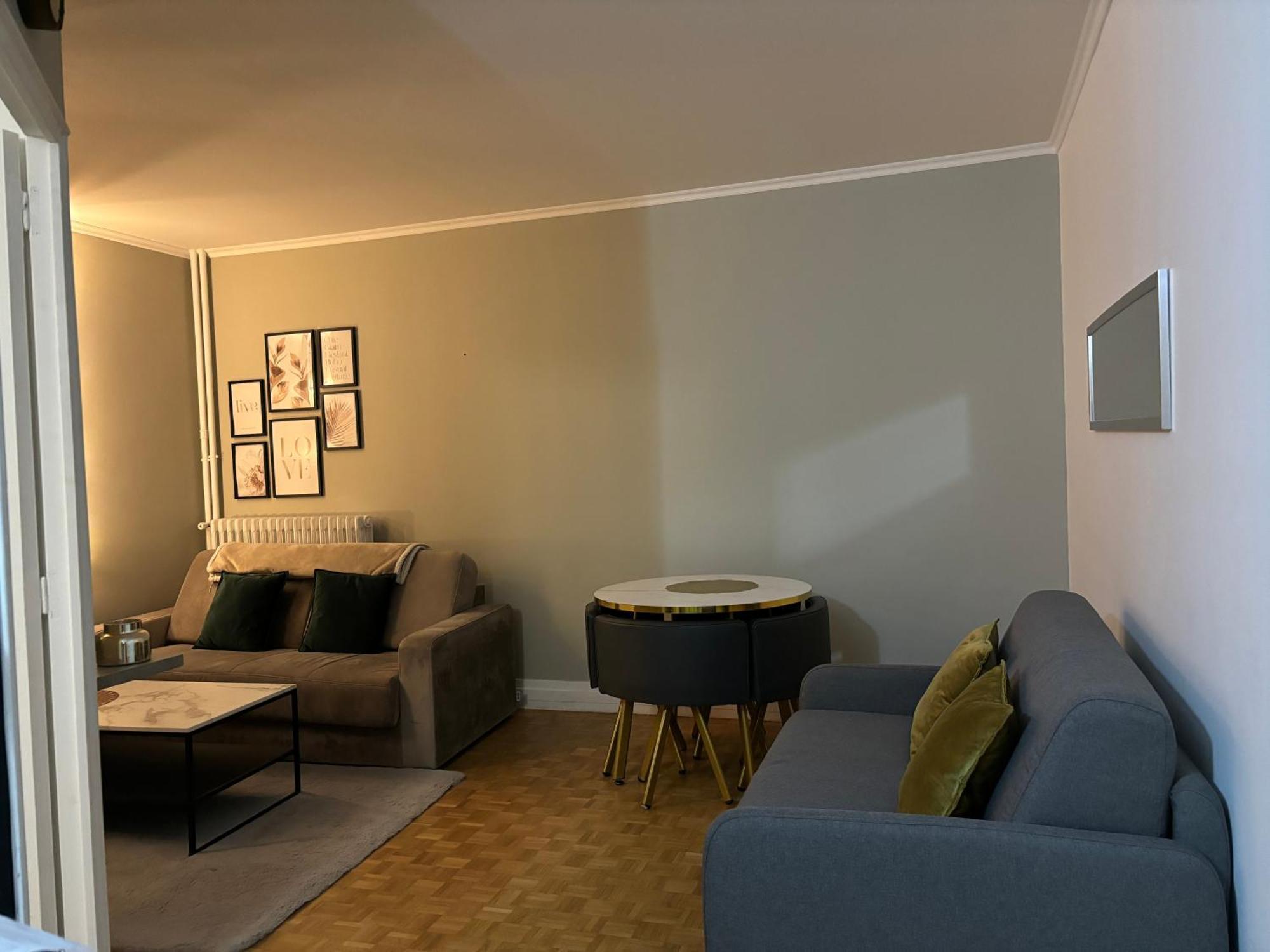 Proche Chateau De Versailles Avec Balcon Vu Sur Une Foret Et Parking Gratuit Pour 5 Personnes Maximum Bagian luar foto