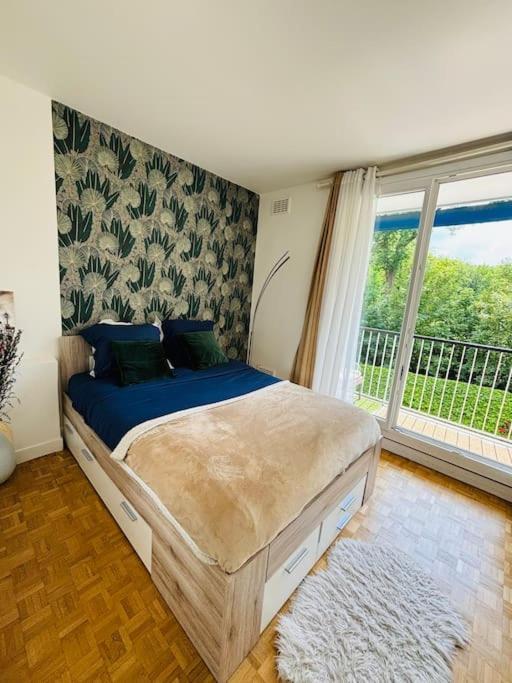 Proche Chateau De Versailles Avec Balcon Vu Sur Une Foret Et Parking Gratuit Pour 5 Personnes Maximum Bagian luar foto